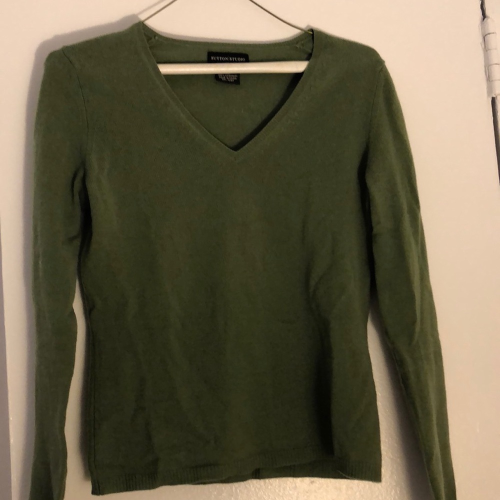 Green cashmere sweater